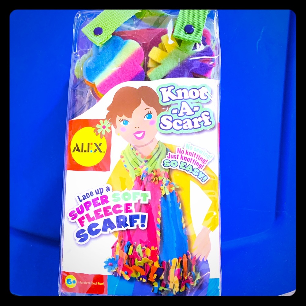 ALEX Knot a Scarf craft kit